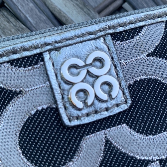 NWOT COACH ‘Julia Op Art’ Wristlet - Black/Gunmetal Gray/Silver - Picture 5 of 14